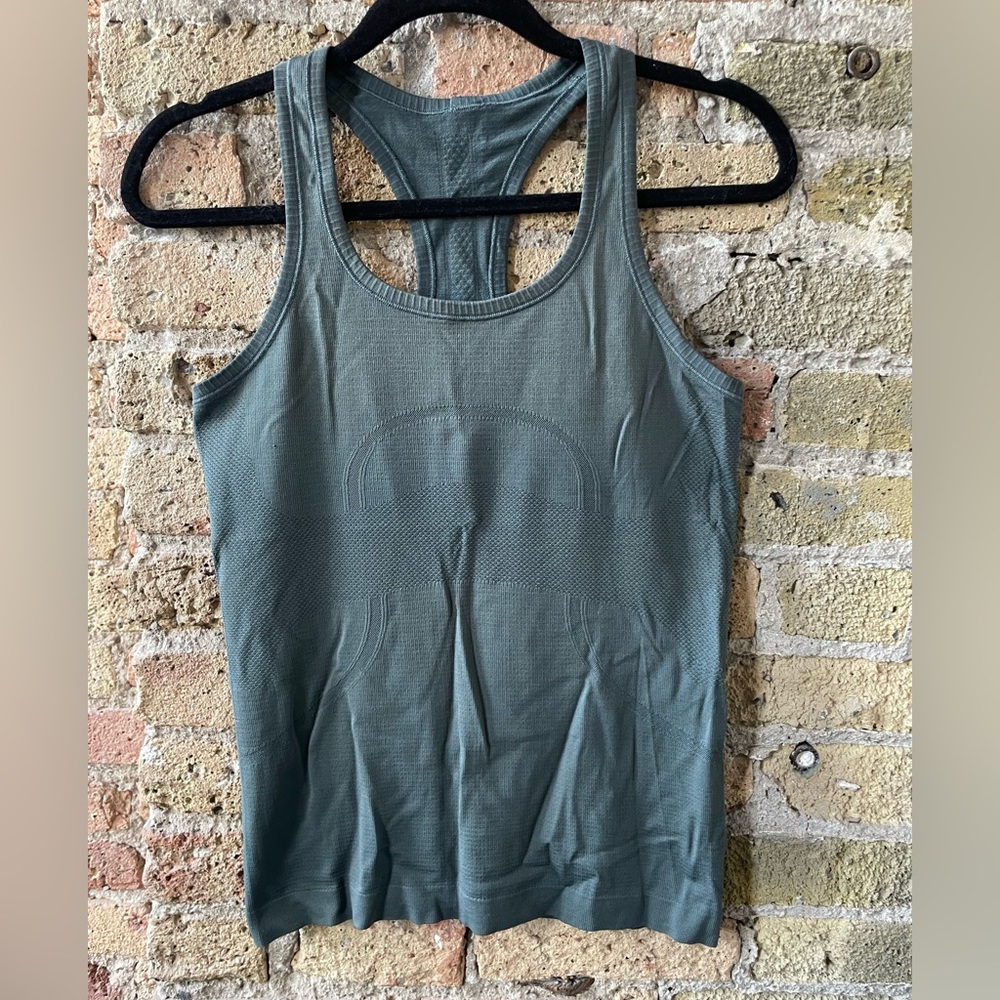 Lululemon Swiftly Tech Racerback Tank, Size 6